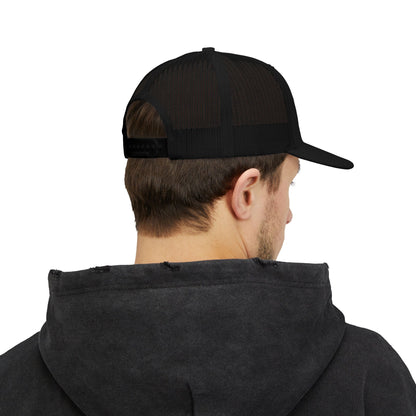 I’m The Captain Trucker Cap — Embroidered Snapback Hat for Boaters & Team Leaders